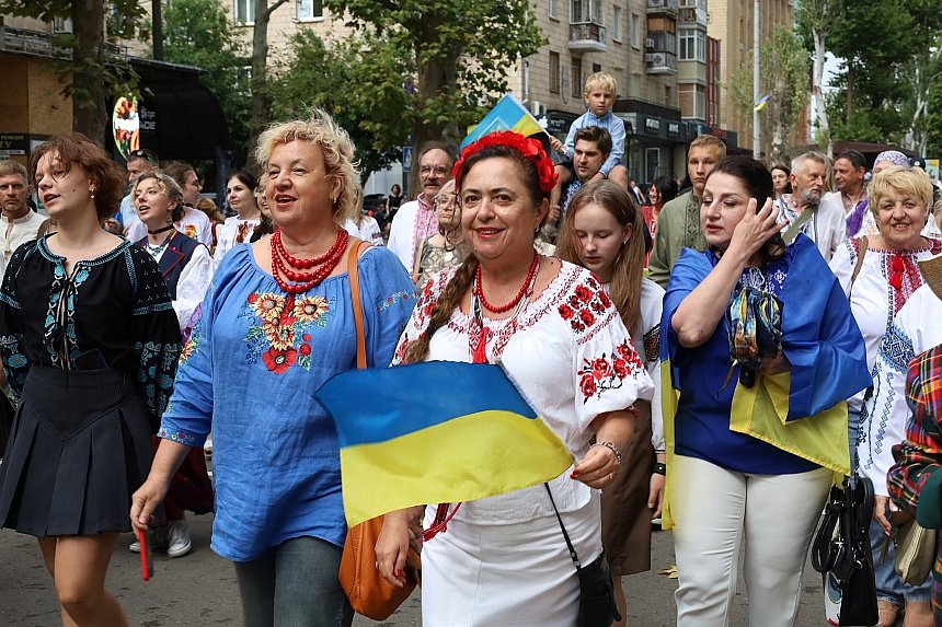 марш вышиванок ко Дню Независимости Украины. в Николаеве. Фото из архива