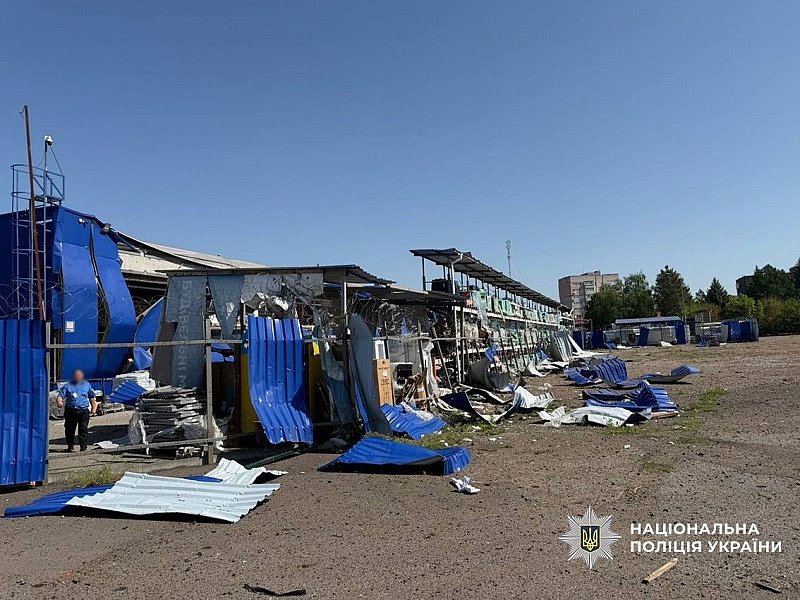 Россия ударила баллистической ракетой по центру Прилук: есть погибшие и раненые