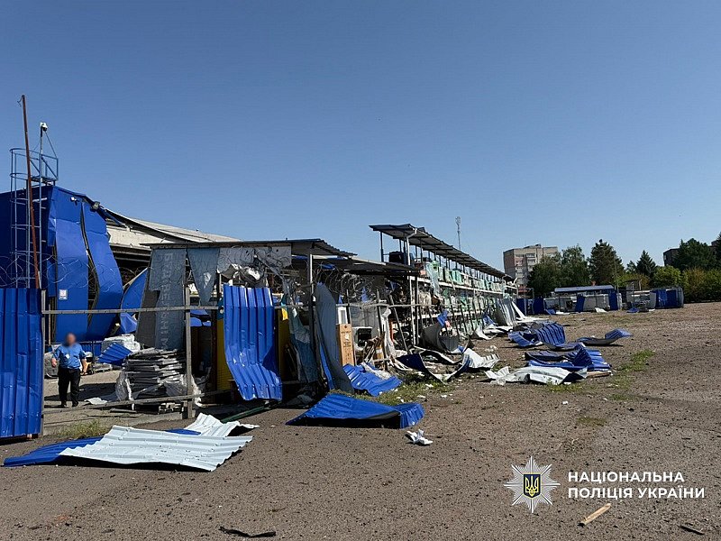 Россия ударила баллистической ракетой по центру Прилук: есть погибшие и раненые