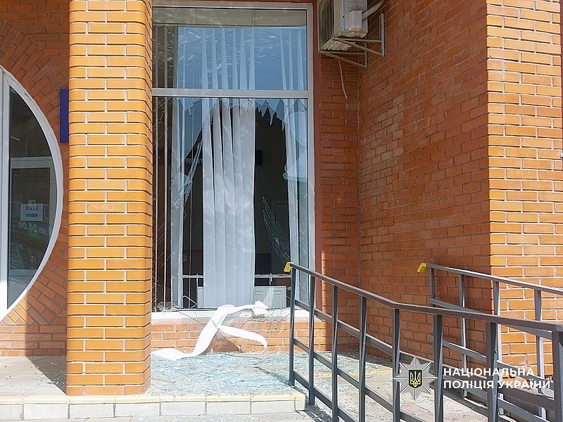 Россия ударила баллистической ракетой по центру Прилук: есть погибшие и раненые