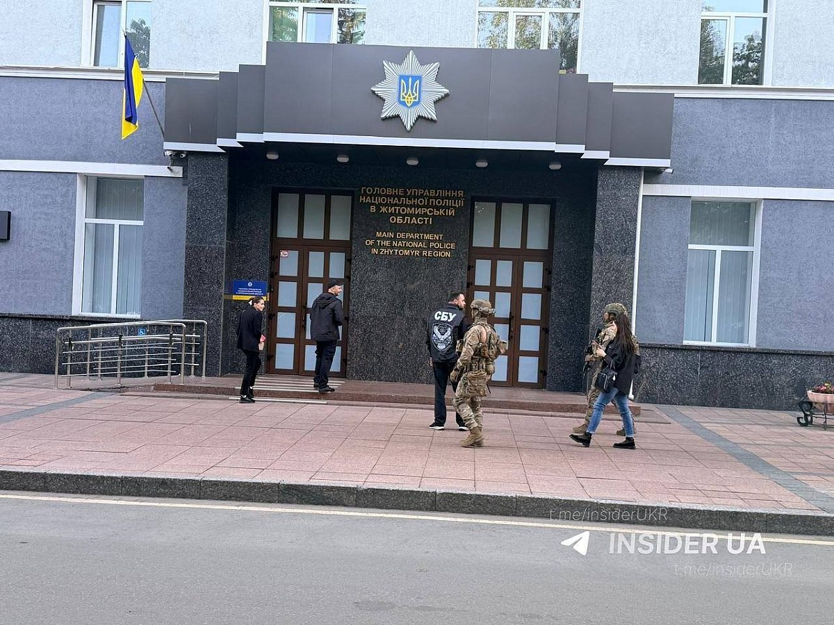 НАБУ и СБУ проводят обыски в полиции трех областей: среди задержанных — руководители Нацполиции