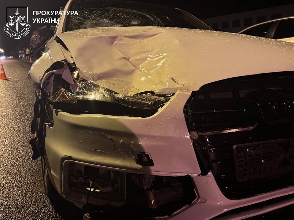 В Харькове Audi на большой скорости влетела в пешеходов: один человек погиб