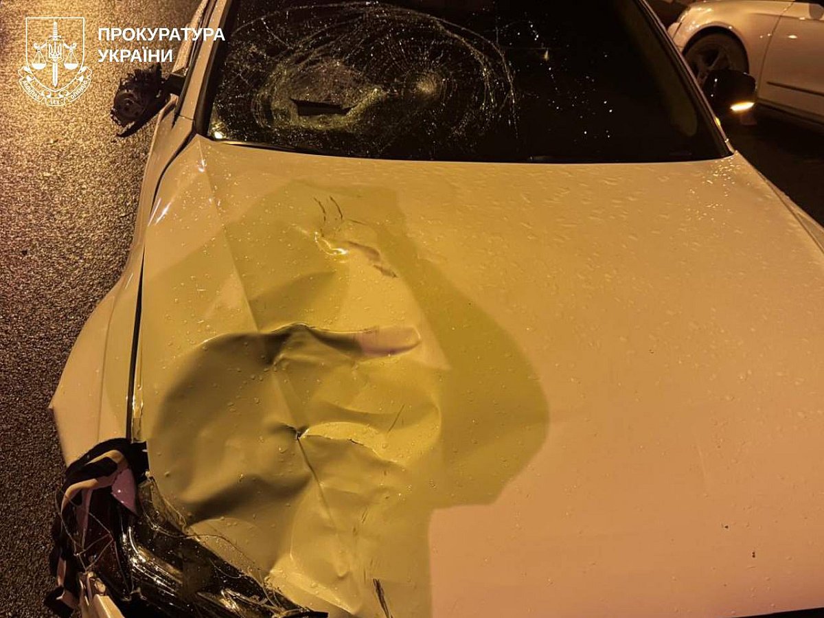 У Харкові Audi на великій швидкості влетіла у пішоходів: одна людина загинула