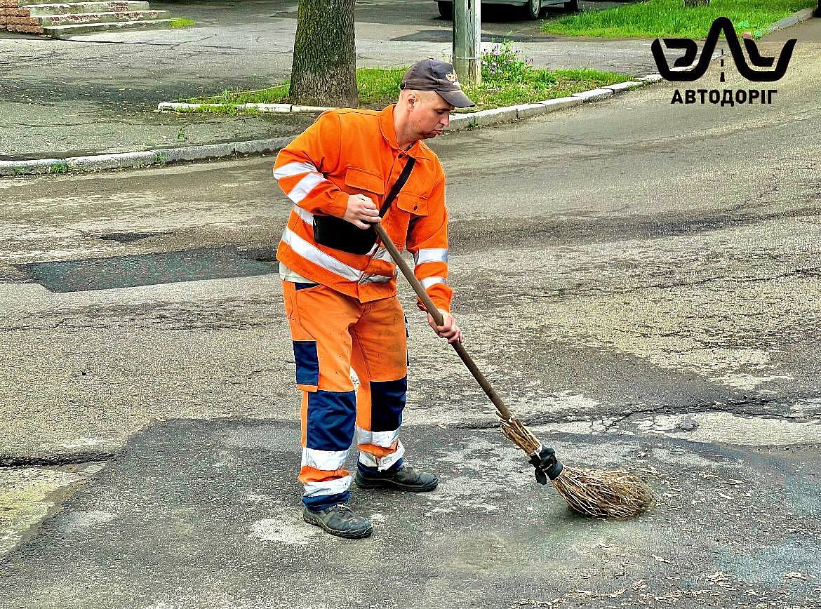 Коммунальщики показали, что делают для того, чтобы Николаев не так затапливало (фото)