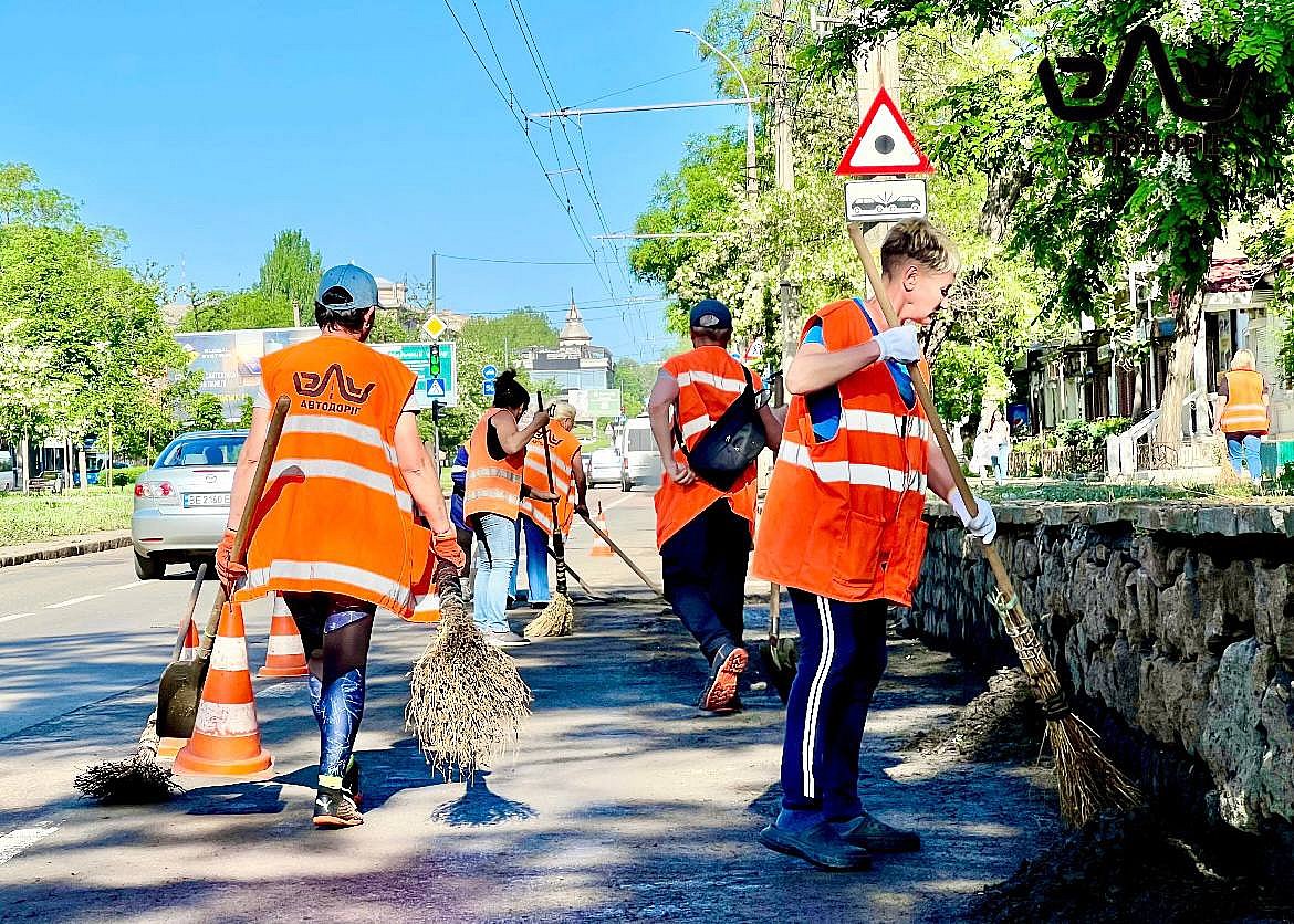 У Миколаєві продовжуються роботи з ліквідації наслідків зливи
