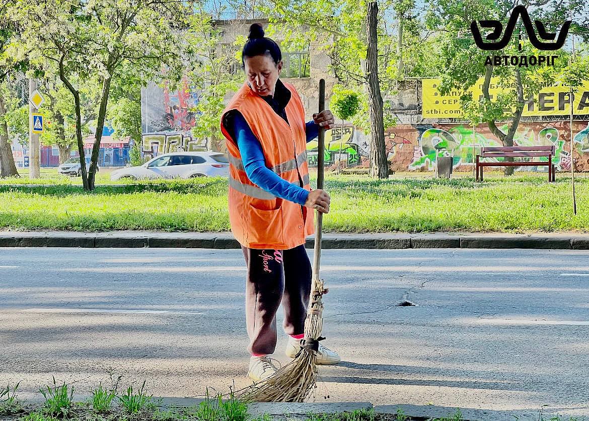 У Миколаєві продовжуються роботи з ліквідації наслідків зливи