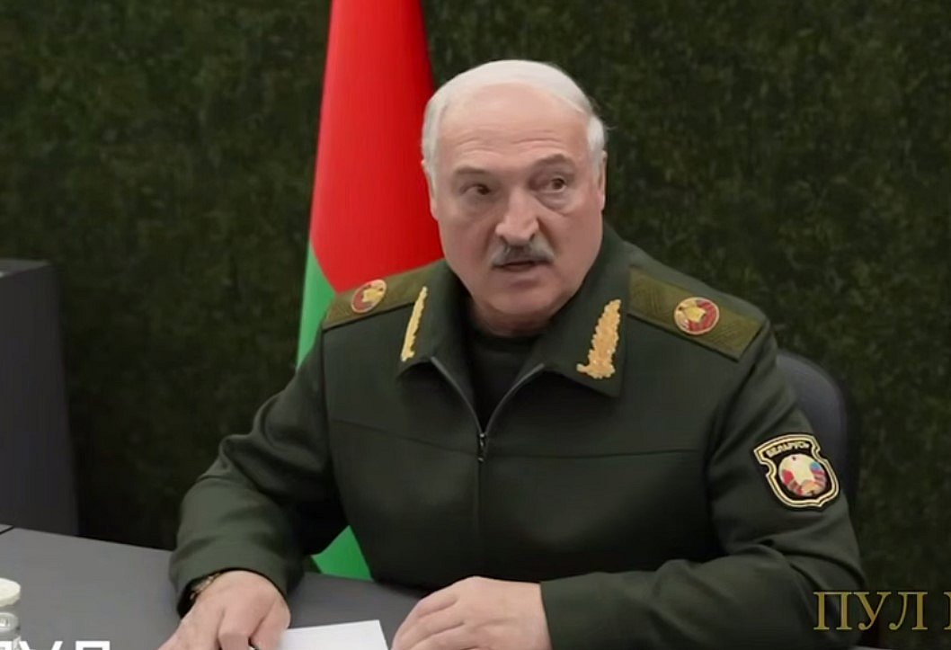 Лукашенко назвал «болтовней» заявления Зеленского об угрозе вторжения из Беларуси