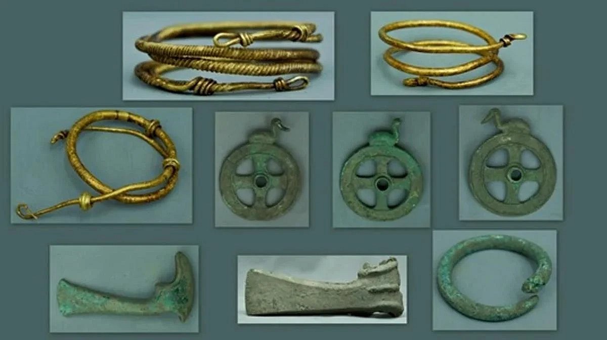 В Румынии нашли клад с золотыми ожерельями возрастом 3000 лет