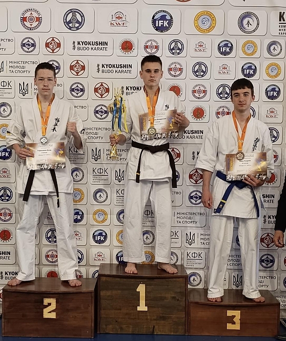 Николаевские спортсмены привезли награды по Чемпионату Украины по Киокушину