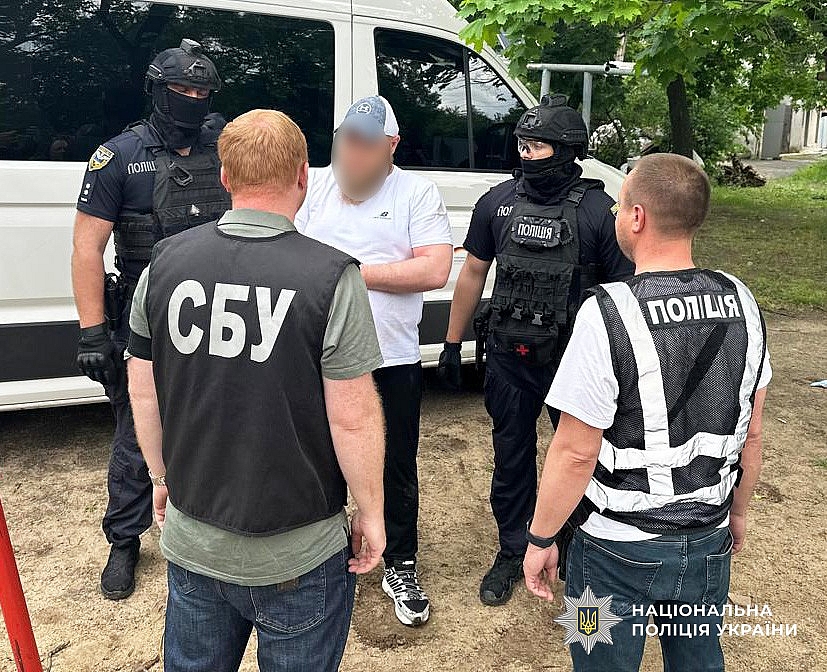 У Миколаєві зловмисник вимагав у чоловіка 700 доларів вигаданого боргу. Фото: ГУ НП в Миколаївській області