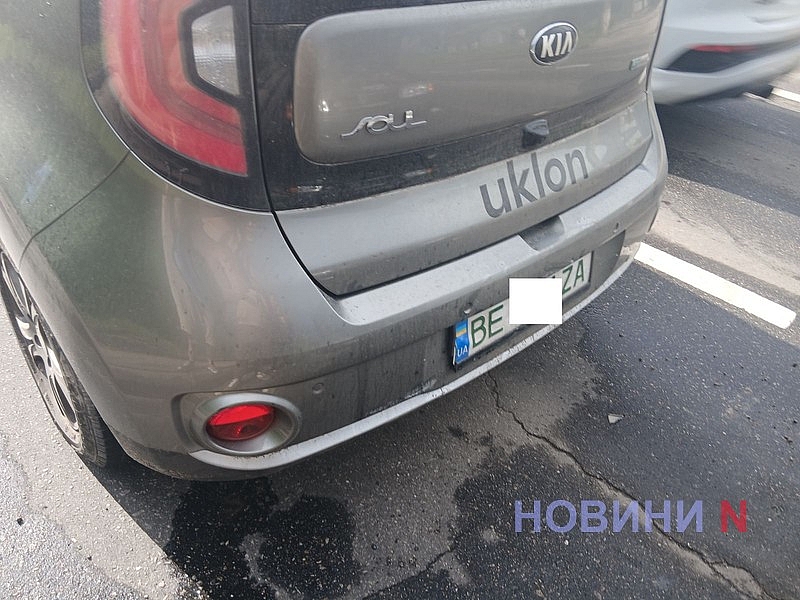На проспекте в Николаеве Suzuki врезался в Kia (фото)