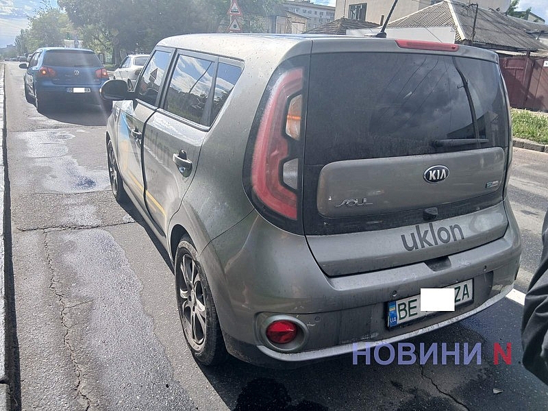 На проспекте в Николаеве Suzuki врезался в Kia (фото)