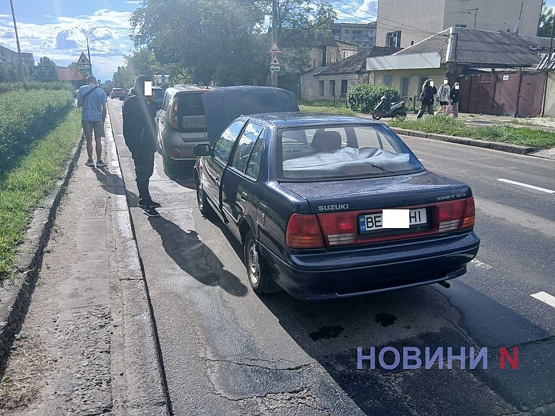 На проспекте в Николаеве Suzuki врезался в Kia (фото)