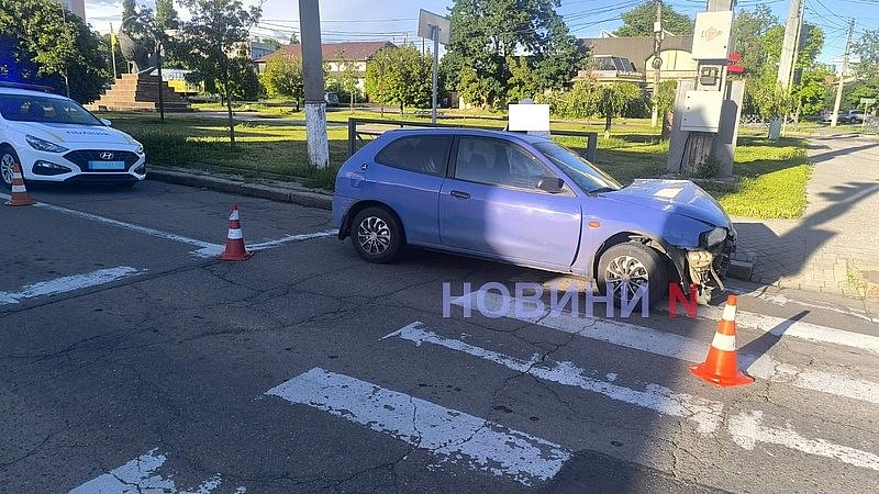 У Миколаєві на перехресті зіткнулися два автомобілі, один із них після ДТП втік