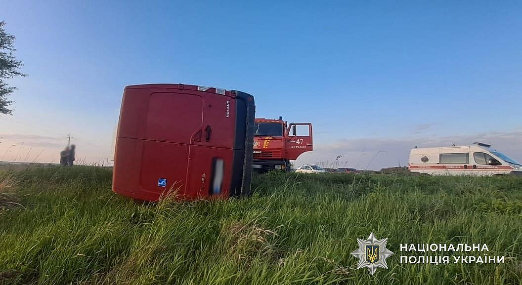 На Львівщині перекинувся мікроавтобус: загинула 57-річна водія