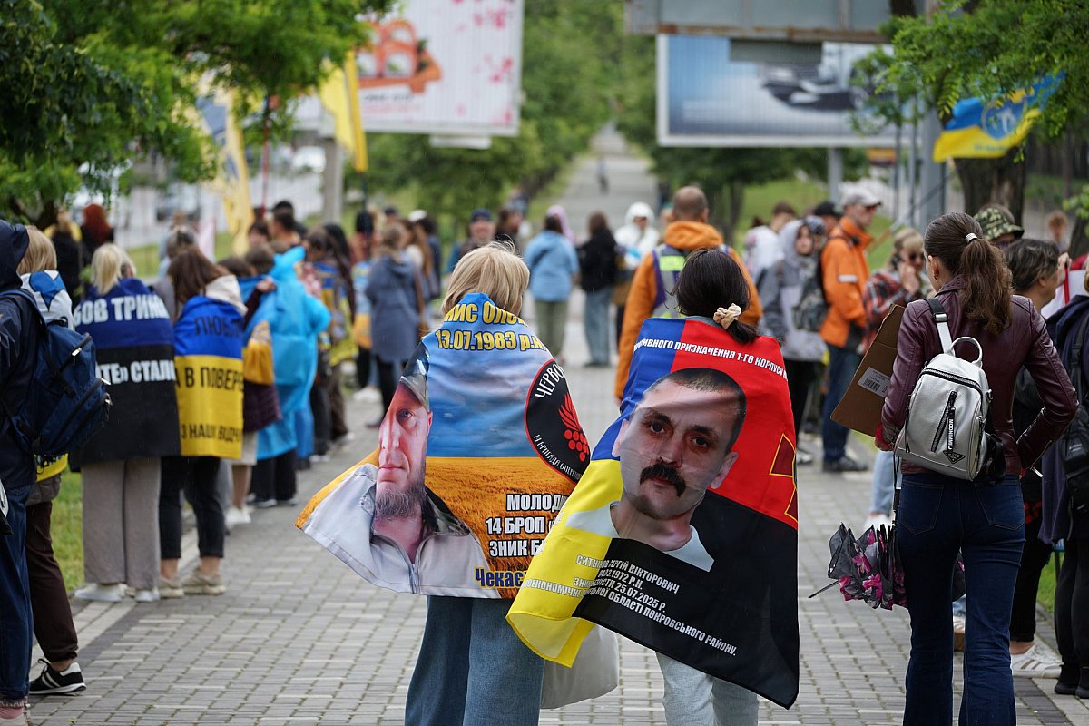 Акція на підтримку військовополонених та зниклих безвісти у Миколаєві (фоторепортаж)