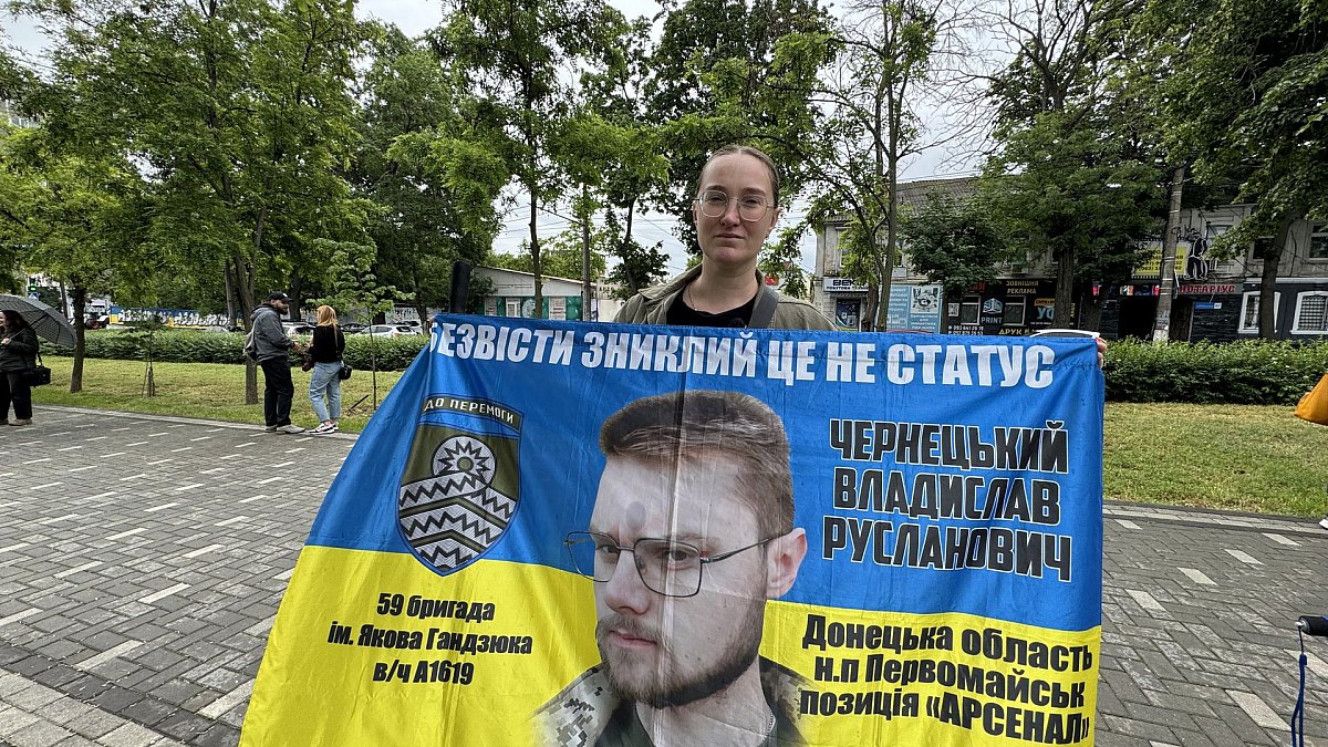 Акція на підтримку військовополонених та зниклих безвісти у Миколаєві (фоторепортаж)