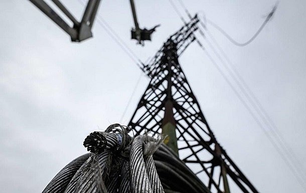 Атака по Чернігову: місто частково знеструмлено