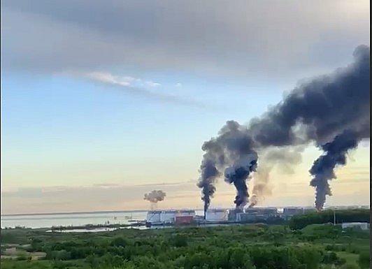 ЗСУ завдали удару по Петербурзькому нафтотерміналу за 1100 км від кордону: Зеленський розкрив деталі