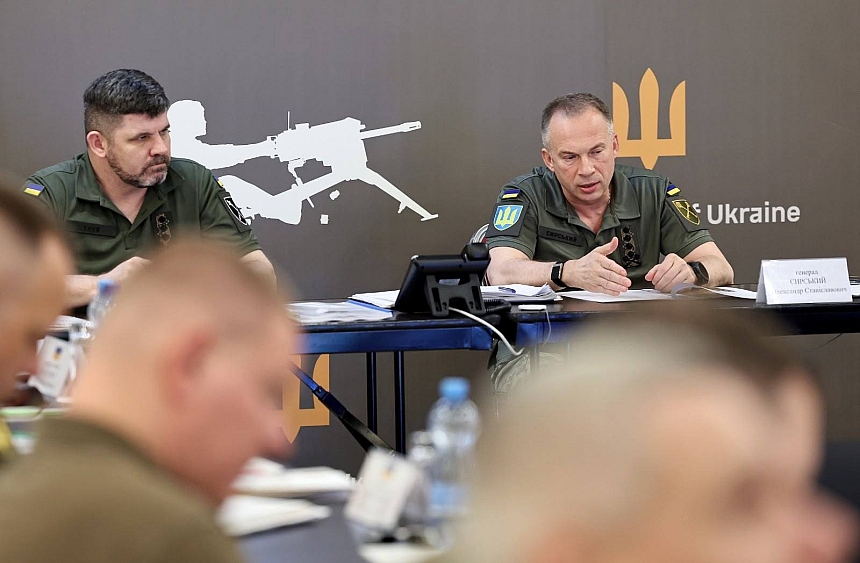 Сирський розповів, що робить Україна, аби військові не йшли в СЗЧ. Фото: Головнокомандувач ЗС України/Facebook
