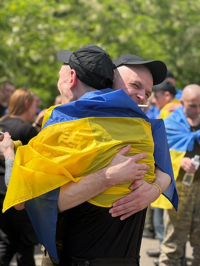 Домой возвращаются защитники Украины - Зеленский сообщил о новом обмене (видео)