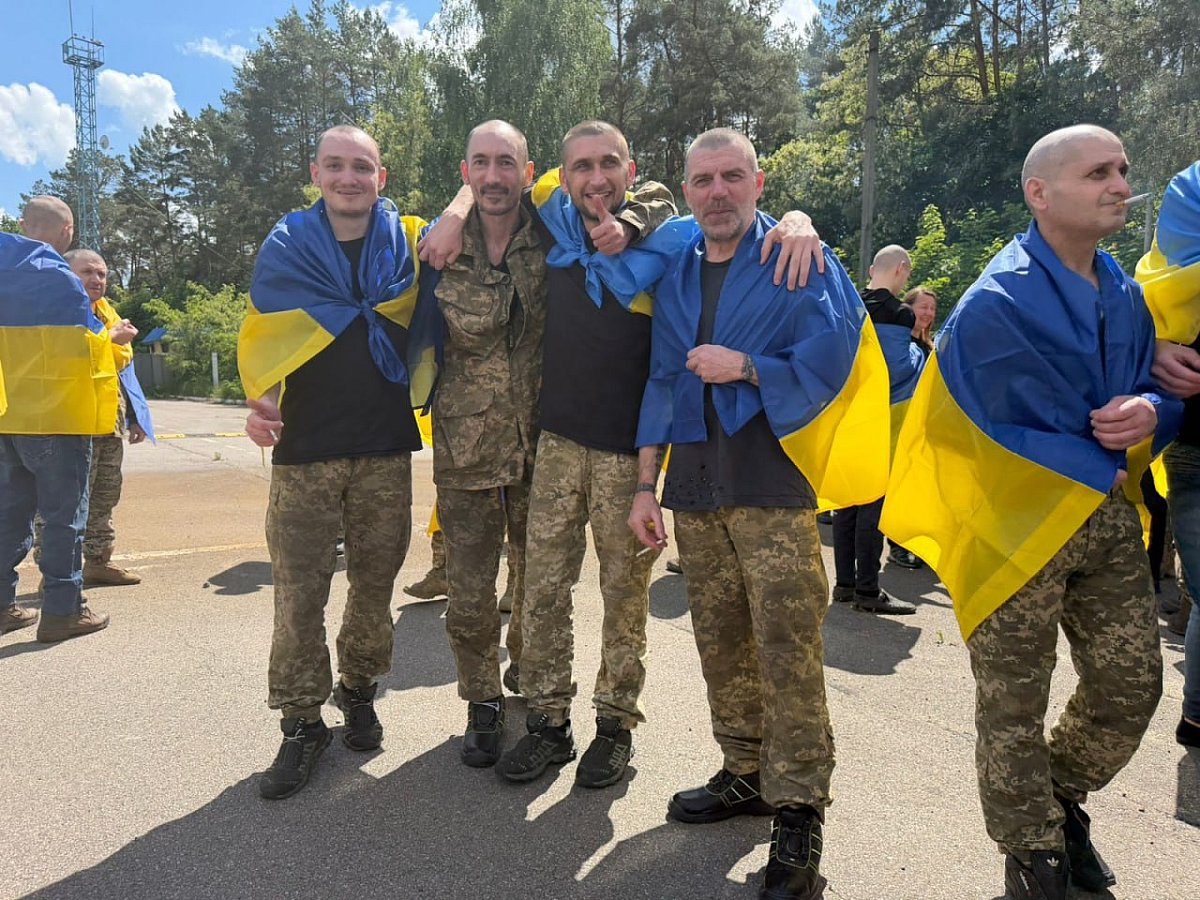 Домой возвращаются защитники Украины - Зеленский сообщил о новом обмене (видео)
