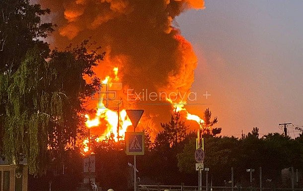 На Кубани дроны атаковали нефтебазу: уничтожены резервуары, вспыхнул масштабный пожар