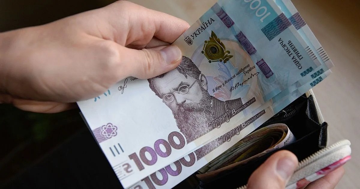 Зарплати в Україні зростуть до 44 тисяч гривень: прогноз уряду