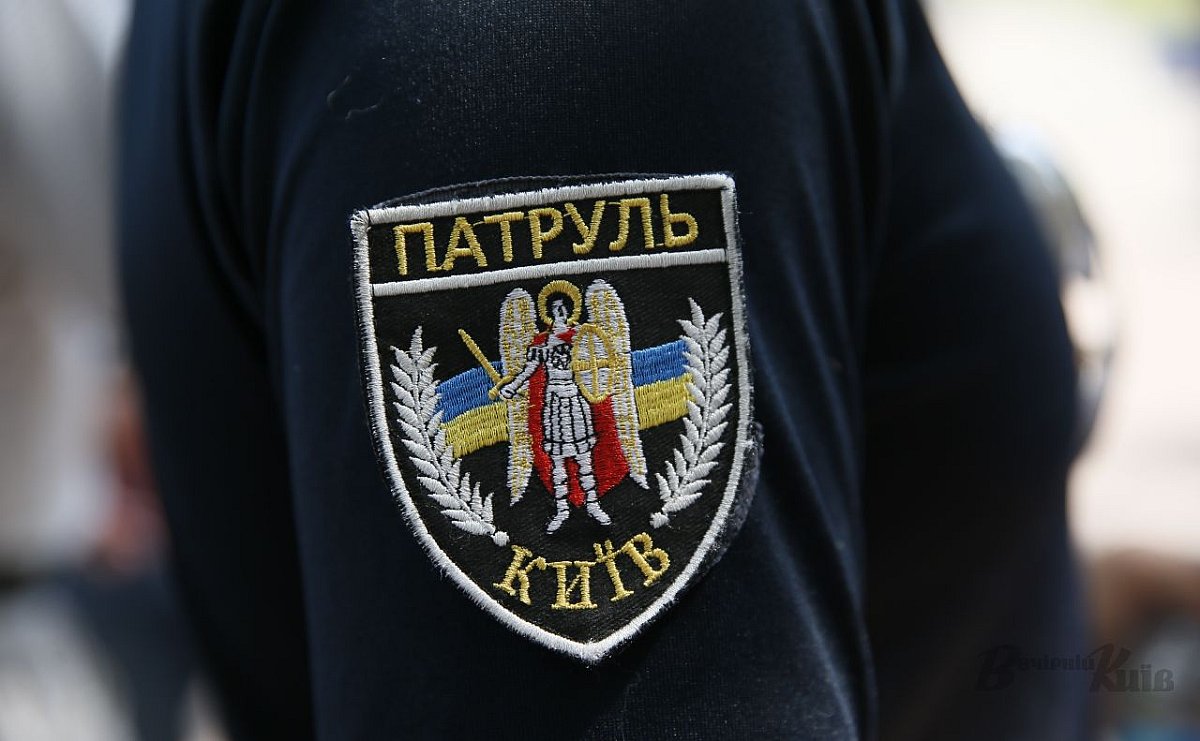 В Киеве задержали мужчину, устроившего стрельбу во дворе жилого дома (видео)