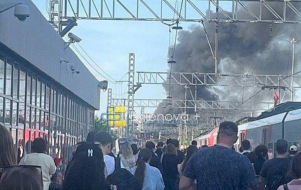 В РФ после взрыва горит оборонный завод