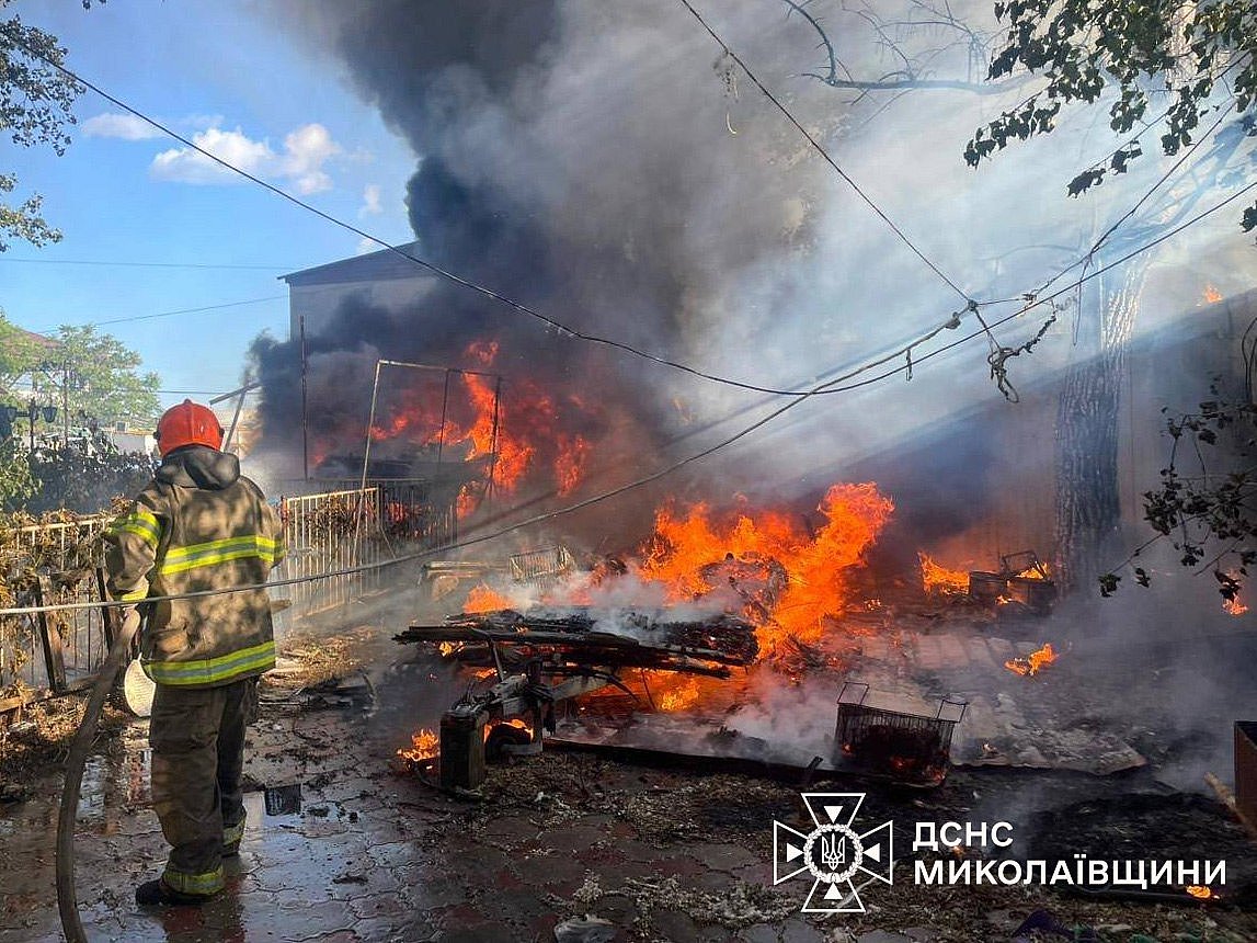 Масштабный пожар на объекте в Коблево: привлекались спасатели из соседней области