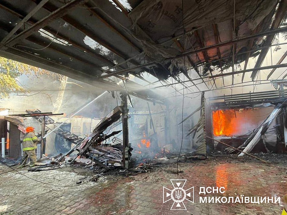 Масштабный пожар на объекте в Коблево: привлекались спасатели из соседней области