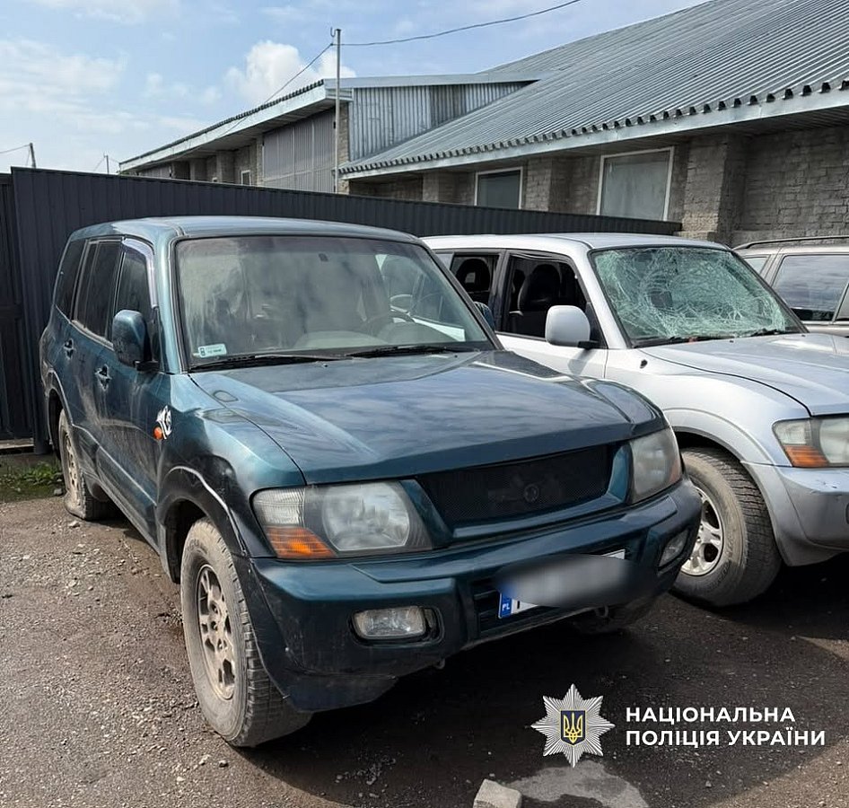 На Закарпатье предпринимателя задержали за продажу автомобилей, ввезенных как гуманитарную помощь для ВСУ