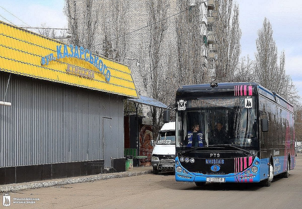 У миколаївських трамваях та тролейбусах контролери виявили 68 «зайців»