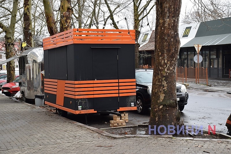 У Миколаєві демонтують низку тимчасових споруд. Фото з архіву "Новин-N"