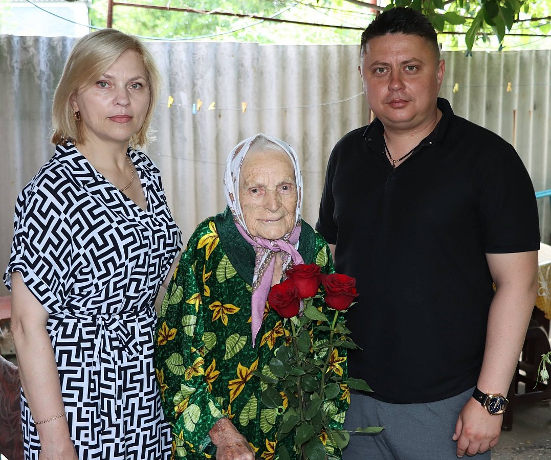 Найстаршу жительку Вознесенська привітали зі 100-річчям