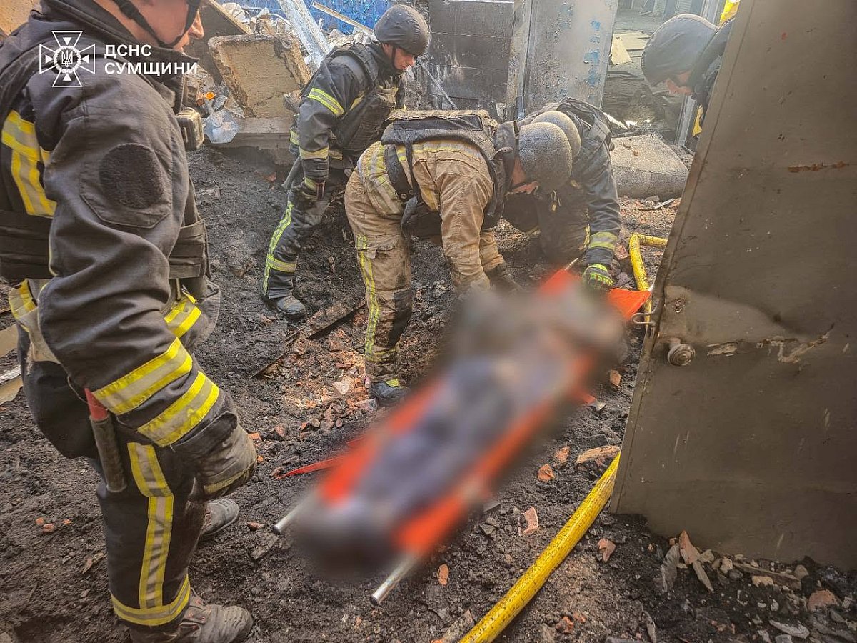 Атака на Сумщину: удар по локомотивному депо, є загибла та поранені