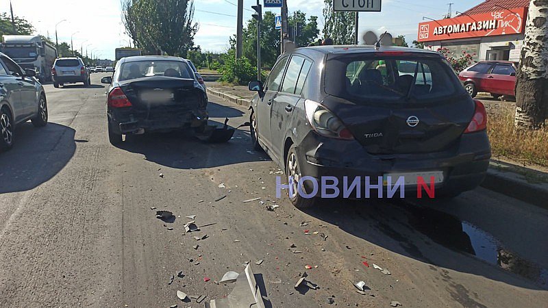 Автоледі влаштувала потрійну ДТП у Миколаєві (фото)