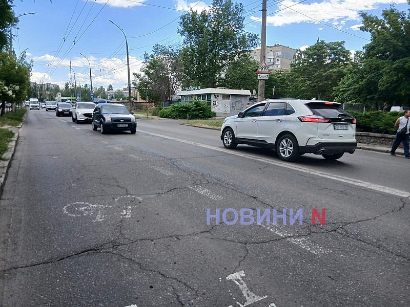 Из-за аварии в Николаеве возник автомобильный затор со стороны Намыва