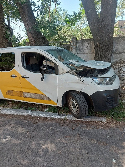 Враг атаковал автомобиль Укрпочты: водитель ранен