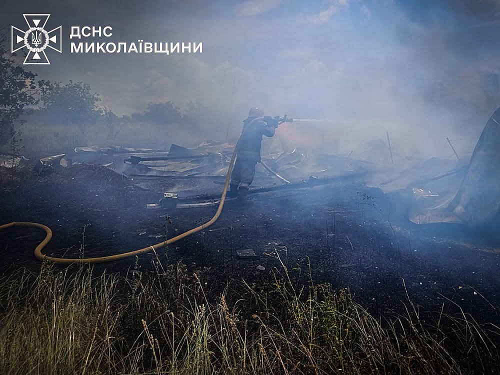 На Миколаївщині горіла церква, а діти ледь не спалили покинуту будівлю, - ДСНС