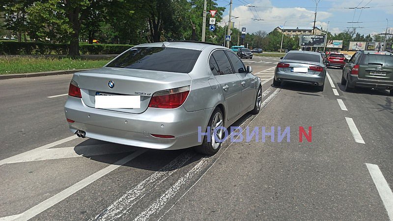  Audi и BMW столкнулись на проспекте в Николаеве