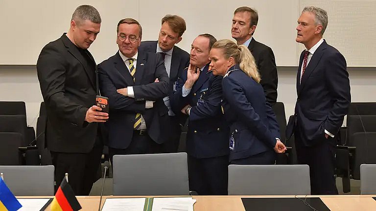 Федоров показав міністру оборони Німеччини фото атакованої Москви