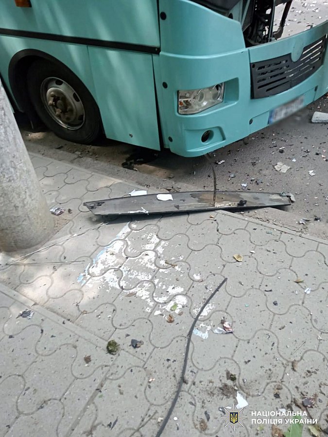 Погибли полицейский и двое сотрудников международной гуманитарной организации в результате российских обстрелов Херсонской области