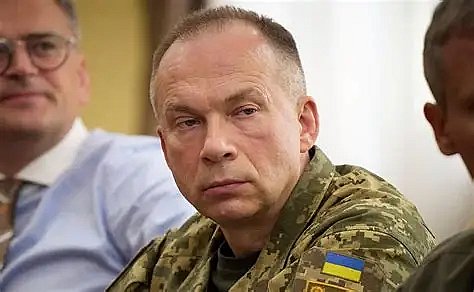 У Раді прокоментували можливу відставку Сирського на тлі скандалу у полку «Скеля»