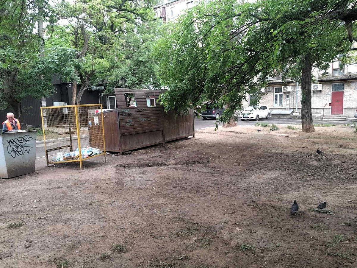 В Николаеве ликвидировали стихийную свалку возле контейнерной площадки (фото)