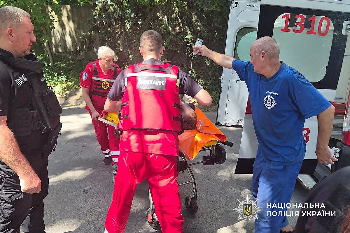 У Дніпрі внаслідок ракетного удару загинули четверо людей, є постраждалі