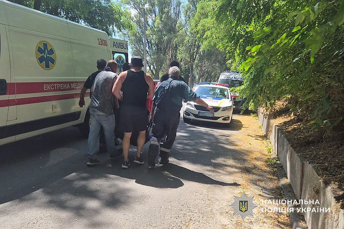 У Дніпрі внаслідок ракетного удару загинули четверо людей, є постраждалі