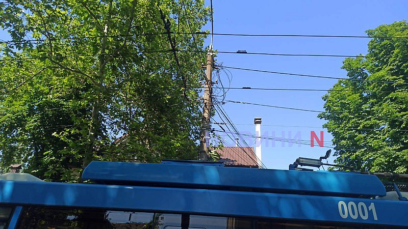 В центре Николаева произошел обрыв контактной сети: движение троллейбусов остановлено