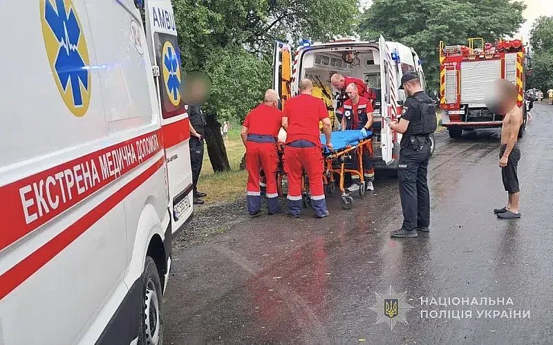 На Волині 7 людей знепритомніли через удар блискавки